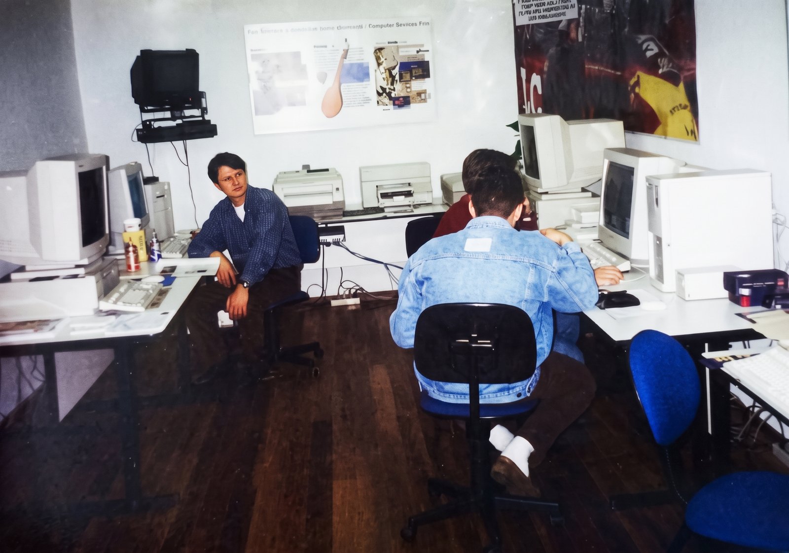 Fundação da X3ng Web Technology em 2001